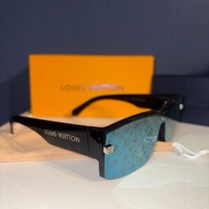 Louis Vuitton Black and Blue Men's Glasses